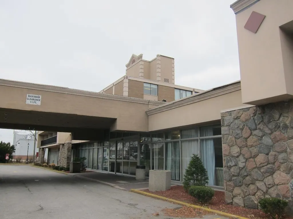 Toronto Plaza Airport Hotel 3*,