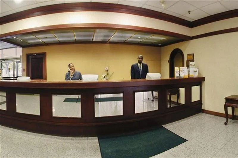 Toronto Plaza Airport Hotel