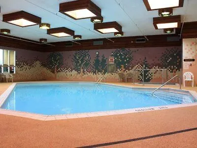 Toronto Plaza Airport Hotel