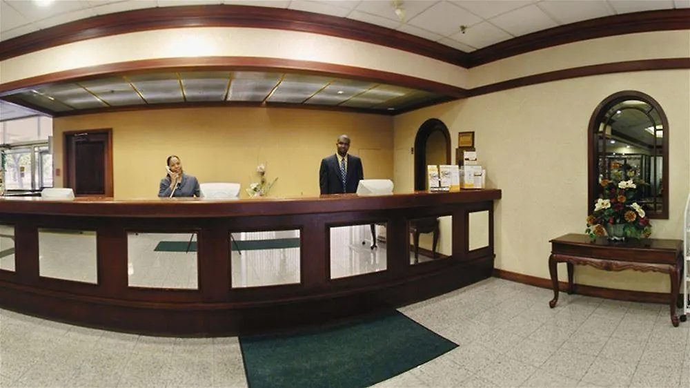 Toronto Plaza Airport Hotel