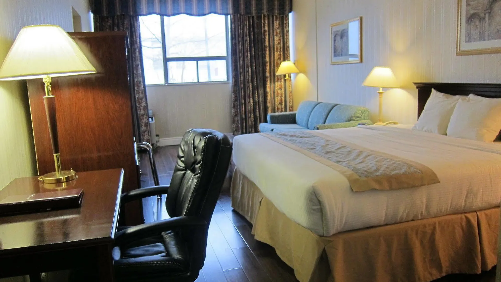 Toronto Plaza Airport Hotel